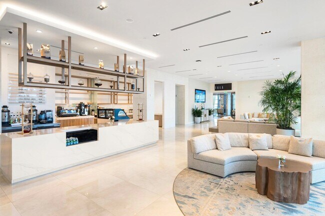 Building Photo - 3100 N Ocean Dr