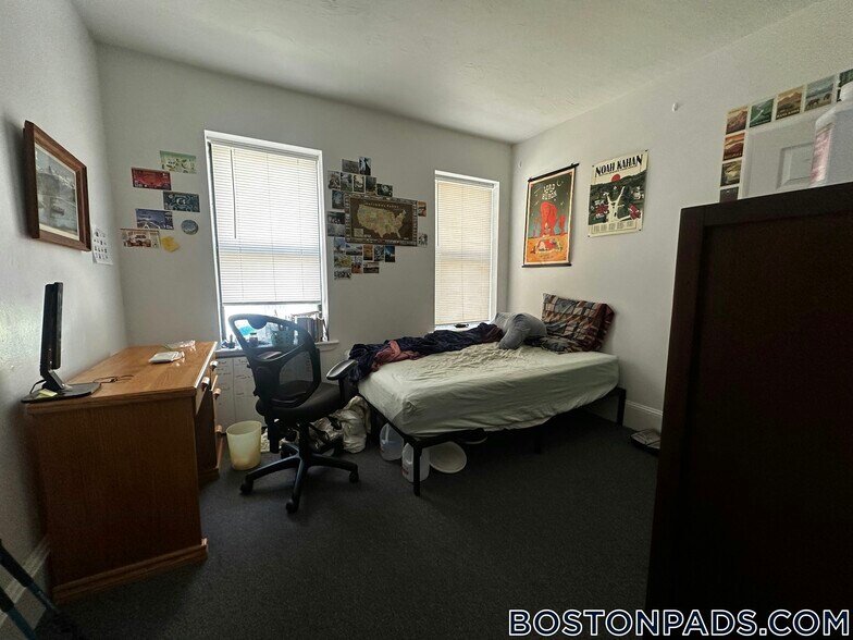 Building Photo - 878 Huntington Ave