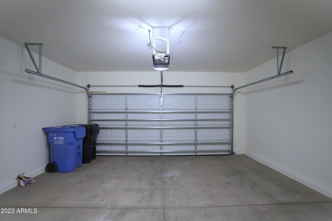Building Photo - 5719 W Encinas Ln