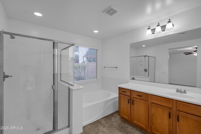 Building Photo - 1383 E Mayfield Dr