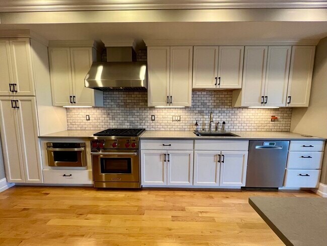 Building Photo - 37 P St