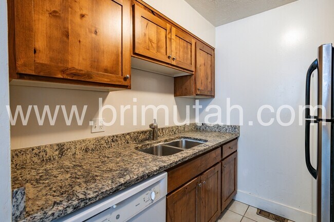 Building Photo - 4809 S 1740 E