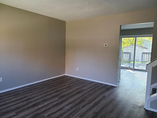 Building Photo - 5403 Refugee Rd