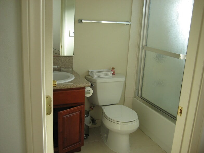 Building Photo - 11407 Culver Blvd