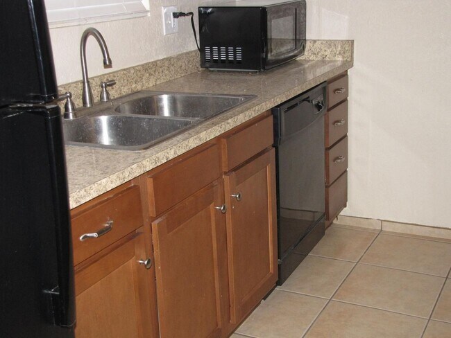 Building Photo - 3320 S Placita Saltillo