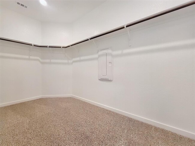 Building Photo - 2032 Bobtail Pass