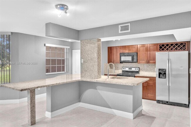 Building Photo - 2881 N Oakland Forest Dr