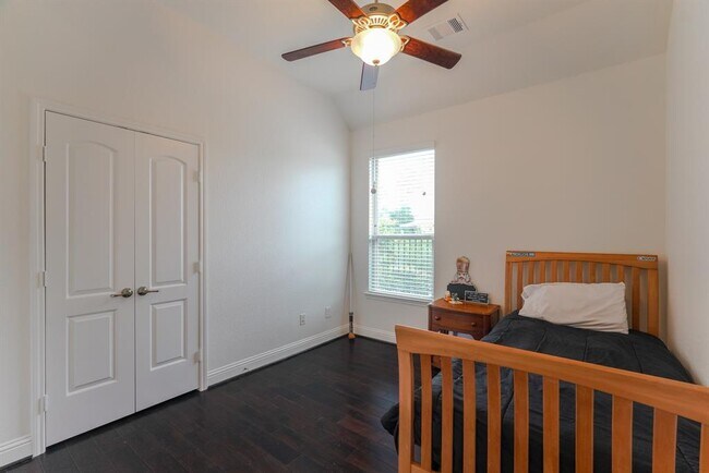 Building Photo - 26 Lufberry Pl