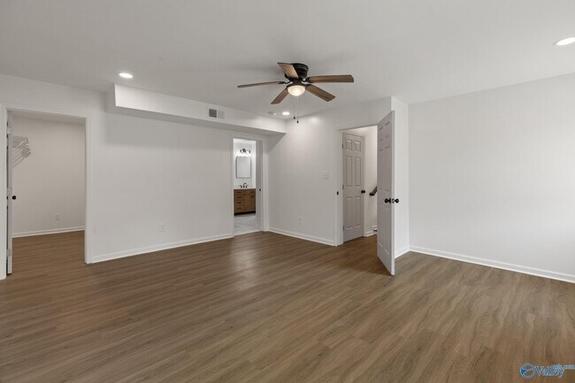 Building Photo - 1007 Cardinal Ave