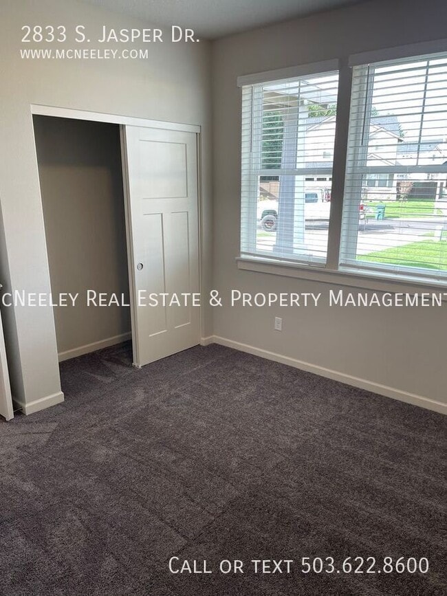 Building Photo - 2833 S Jasper Dr