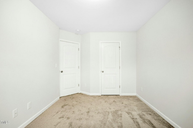 Building Photo - 94 E Grove Point Dr