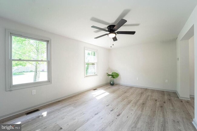 Building Photo - 5704 Broadwater Pkwy
