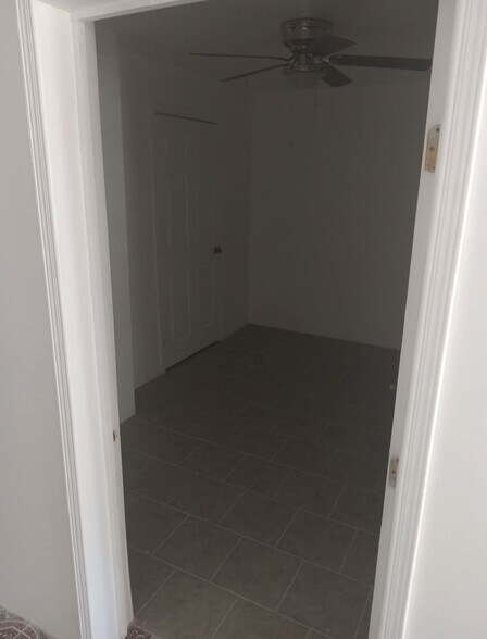 Building Photo - 624 De Vargas Dr