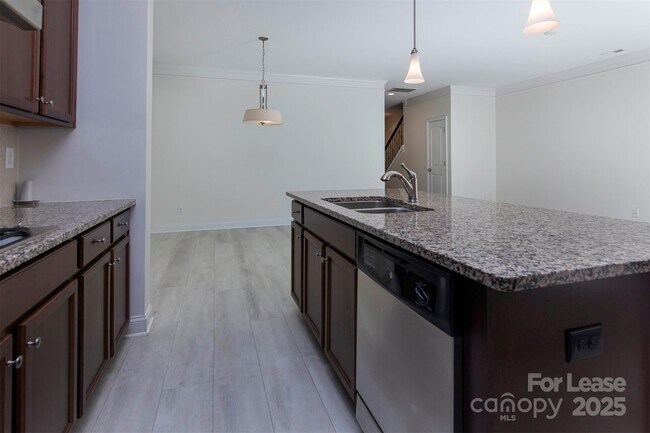 Building Photo - 2231 Eversham Dr NW