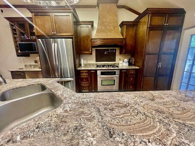 Building Photo - 9666 White Wing Loop