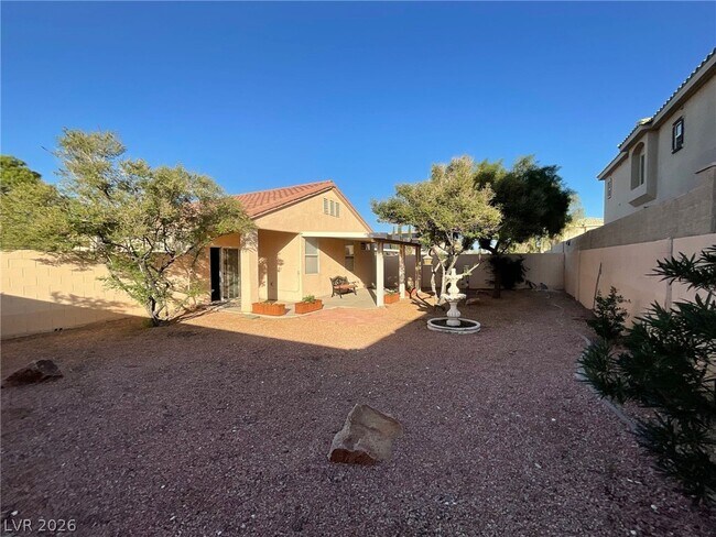 Building Photo - 93 Cree Ave