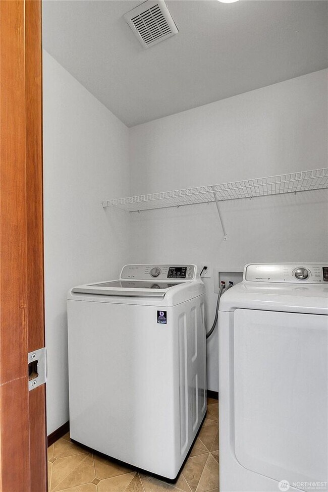 Building Photo - 302 Avenue J