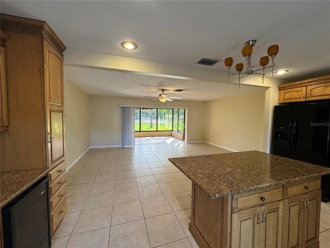 Building Photo - 5221 Londonderry Ln
