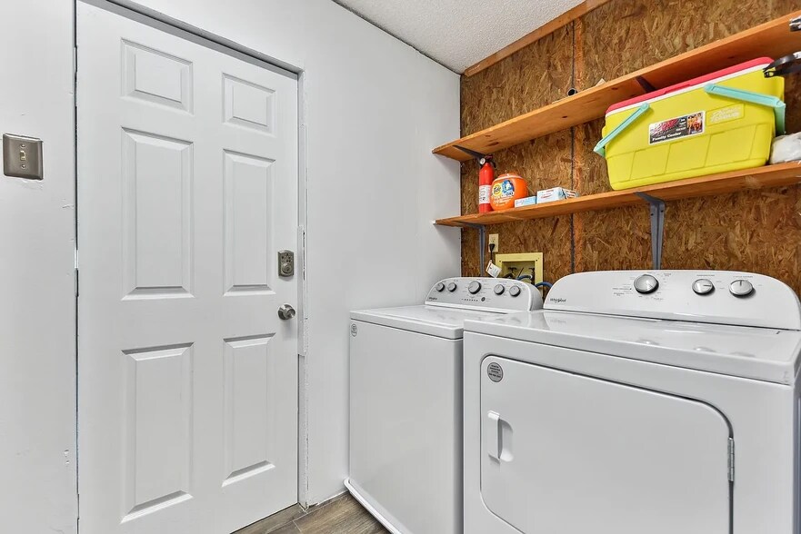 Building Photo - 512 10th Ave S