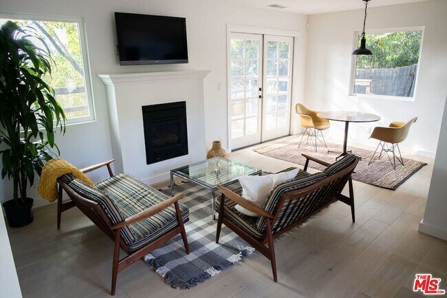 Building Photo - 1420 Cuyama Rd