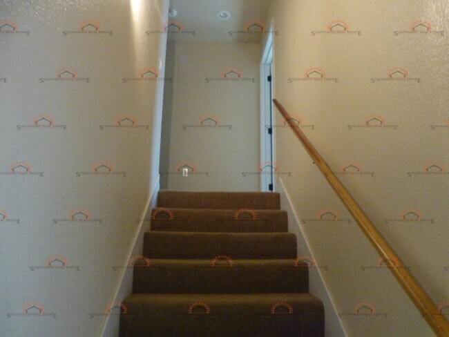 Building Photo - 301 Starlite Dr