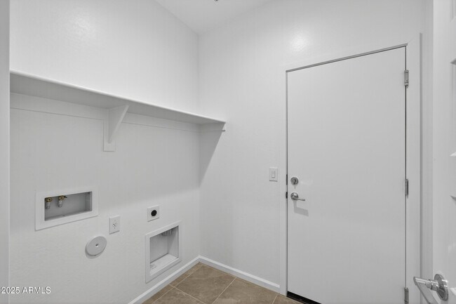 Building Photo - 2994 E Barrel Race Rd