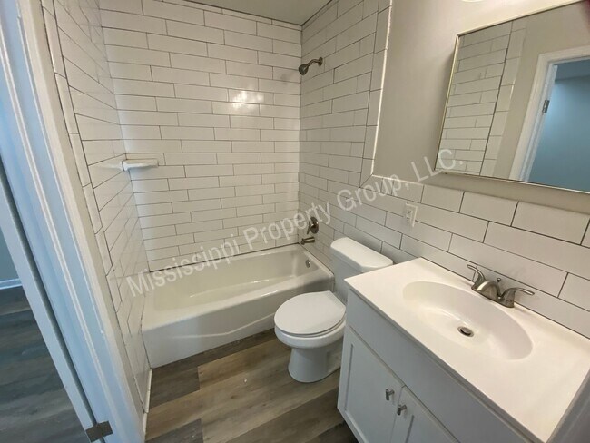 Building Photo - 1210 S 16th St