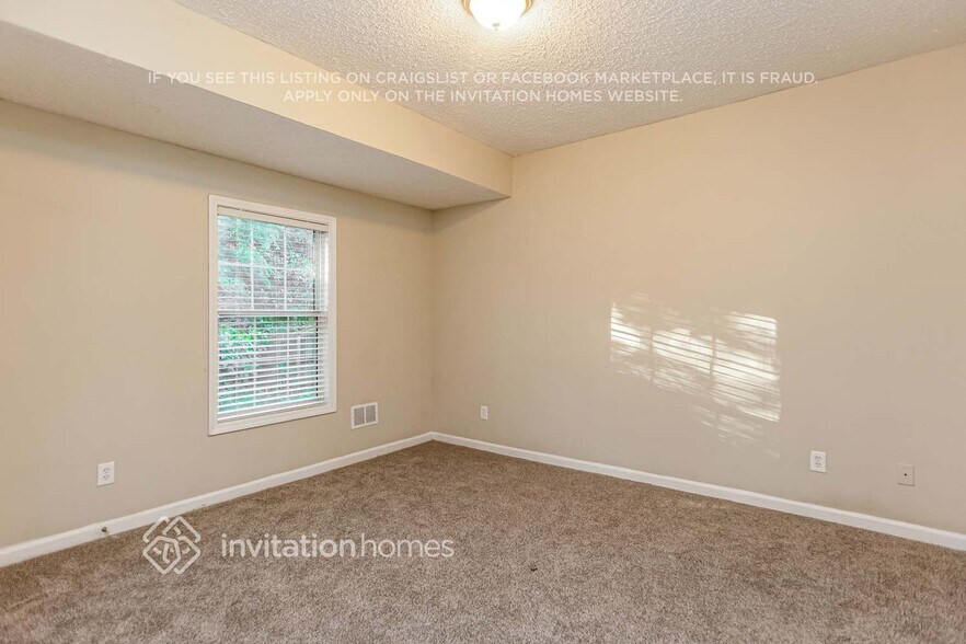 Building Photo - 2026 Spicers Ln