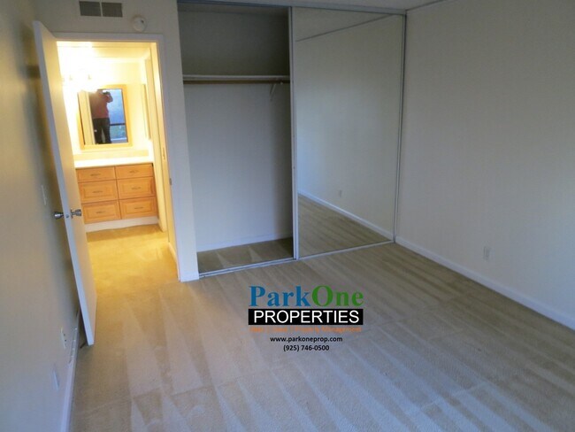 Building Photo - Condo Available in the Keys! Near Downtown Walnut Creek, Close to BART and the Freeway!