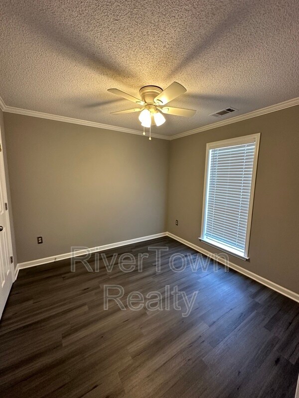 Building Photo - 751 N Sanga Rd