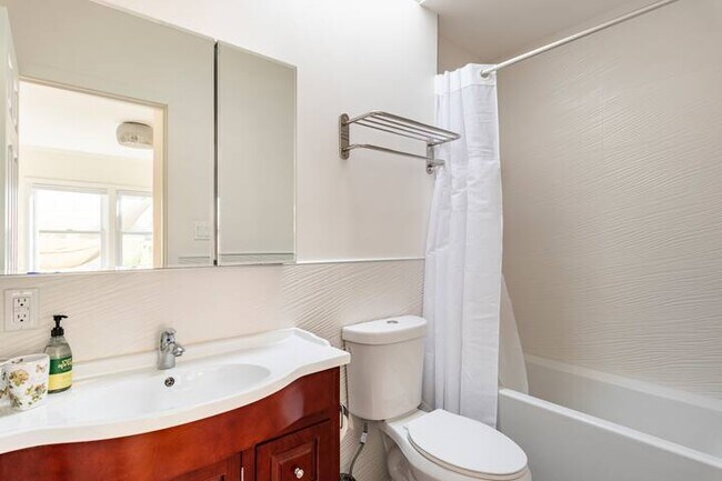 Building Photo - 851 Ocean Ave