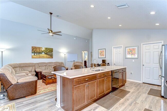 Building Photo - 6731 Castle Green Pl