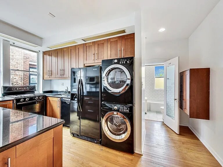 Building Photo - 5600 S Blackstone Ave