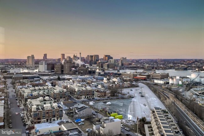 Building Photo - 1200 Steuart St