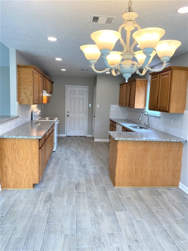 Building Photo - 3810 Downing Cir