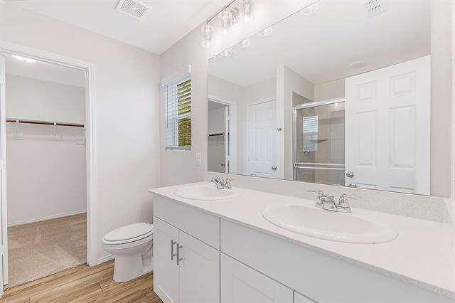 Building Photo - 345 Huntley St