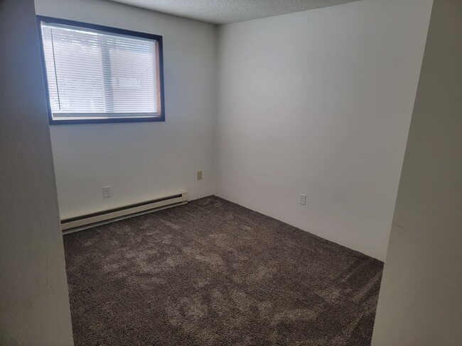 Building Photo - 10512 E Augusta Ave