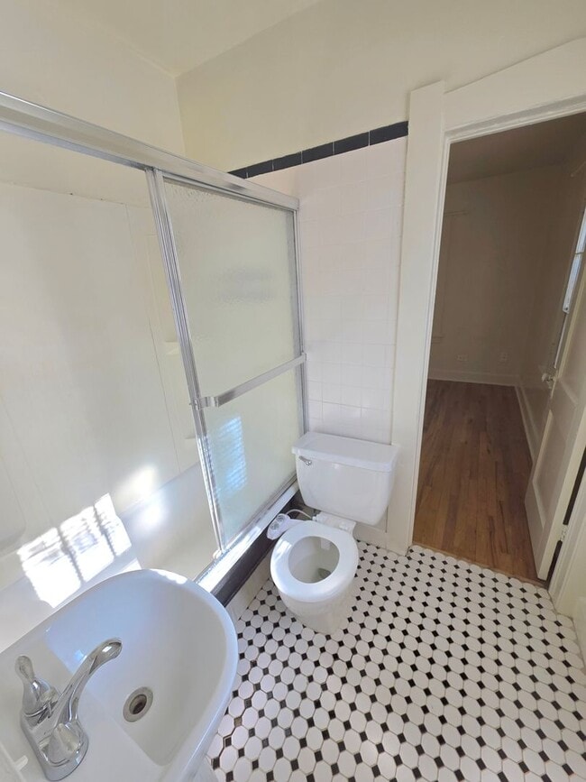 Building Photo - DU HOUSE FOR RENT