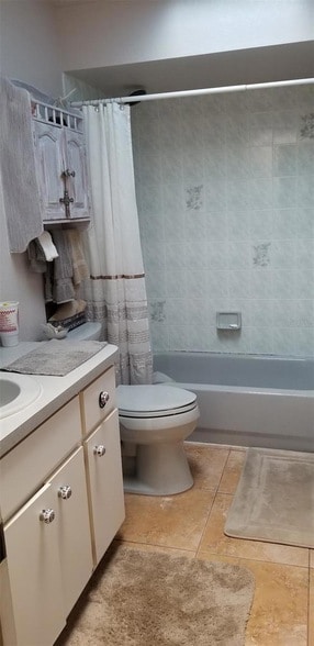 Building Photo - 404 Hazel Cir