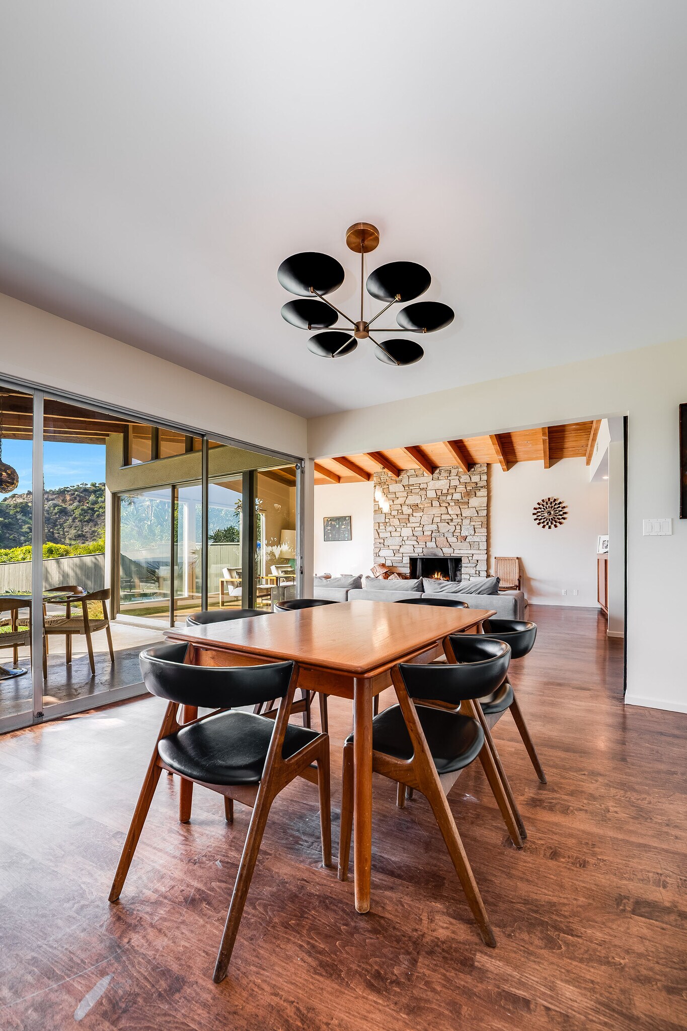 Building Photo - 2431 Carman Crest Dr