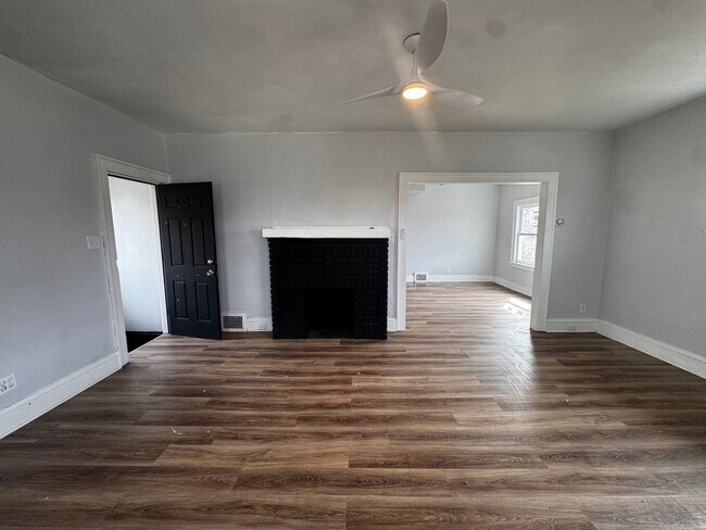 Building Photo - 11702 Tuscora Ave