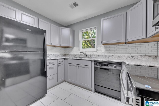 Building Photo - 2060 Montreat Dr