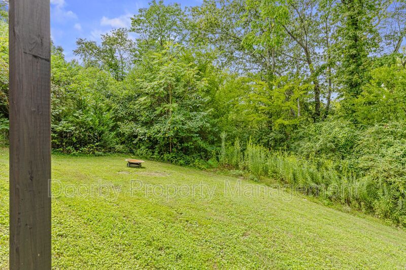 Building Photo - 717 Ladd Ave