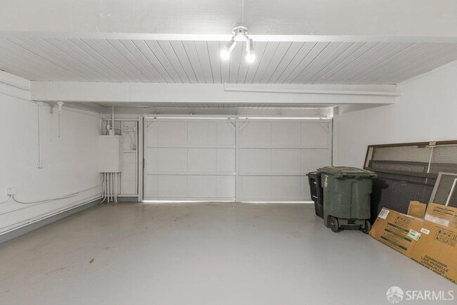 Building Photo - 2055 Ticonderoga Dr