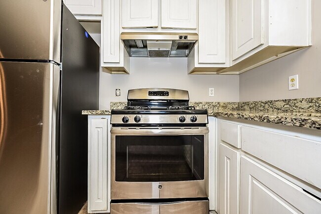 Building Photo - 3709 Hudson Ct