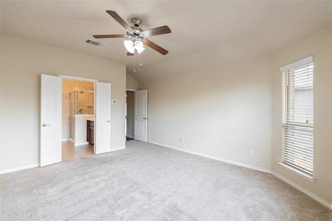 Building Photo - 1112 Hiddencreek Dr