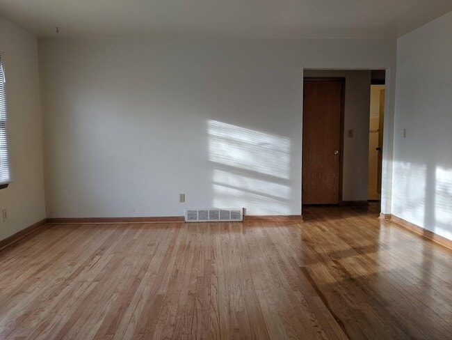 Building Photo - 5846 N 83rd St