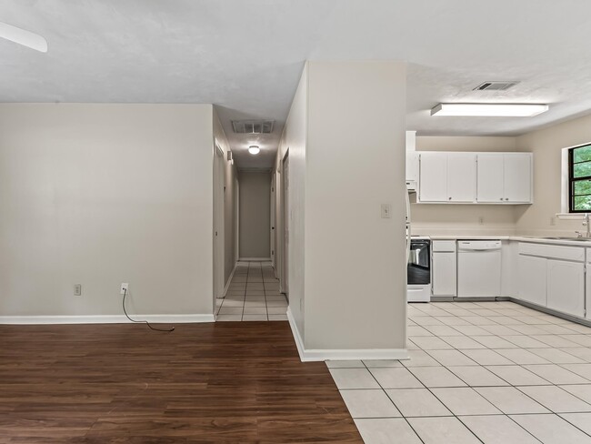 Building Photo - 8760 Minnow Creek Dr
