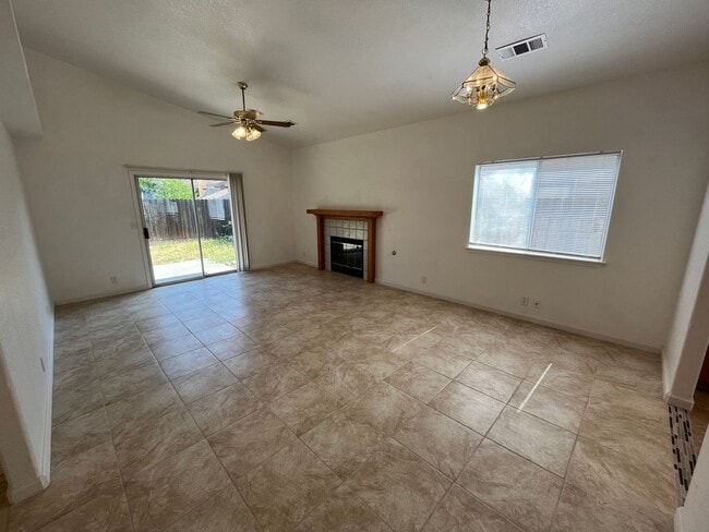 Building Photo - NE Visalia home coming soon