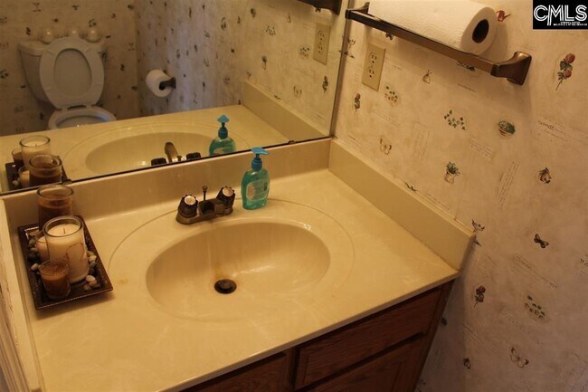 Building Photo - 107 Walden Ct